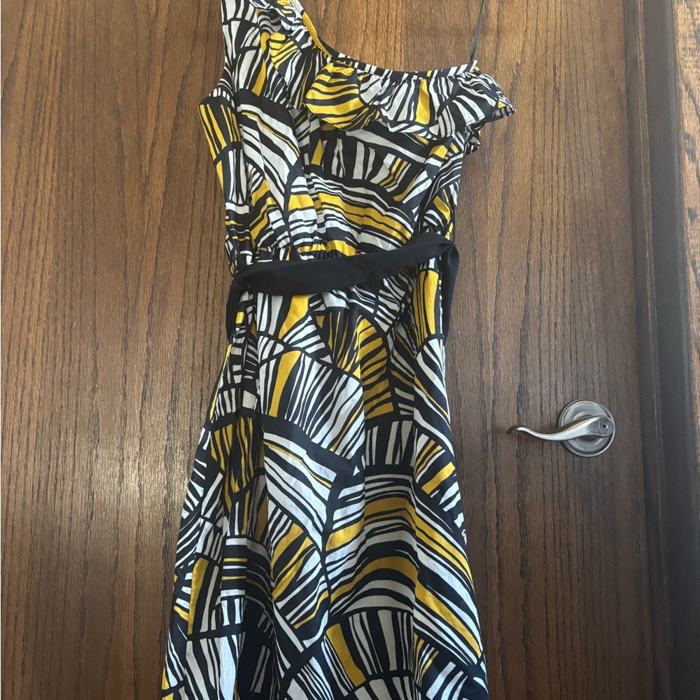 EUC Trina Turk Yellow and Black One Shoulder Dress XS
